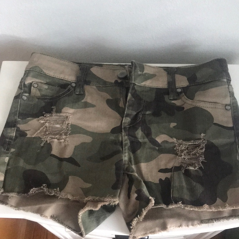 🐠Camo Jean shorts